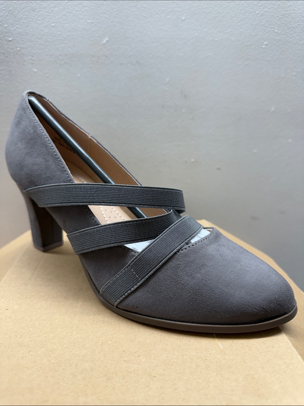 Journee Collection LOREN  Gray Suede Cross-Strap Block Heel Pump Women’s Sz 7.5